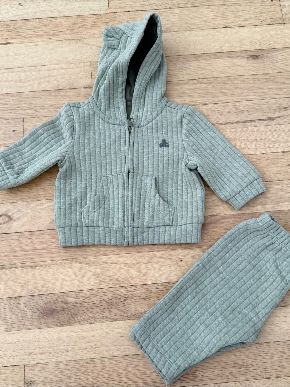 GAP Quilted Set